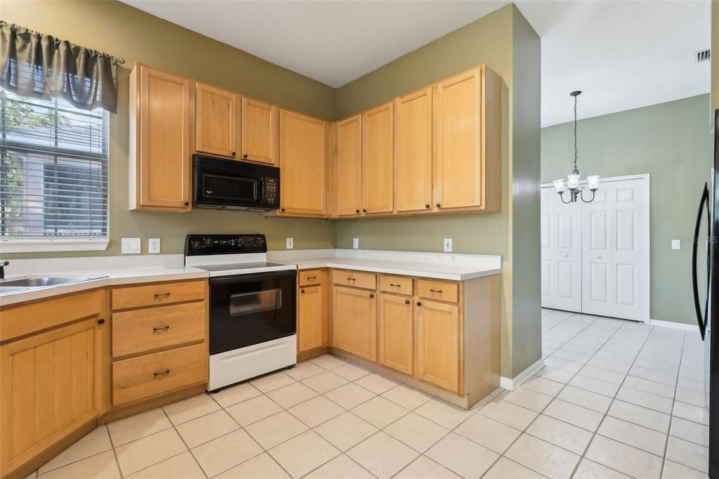 Image 10 of property listing at 7624 BAY PORT ROAD 40, Orlando, FL 32819