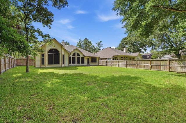 283 Fairwind Trail Drive, Conroe, TX 77385