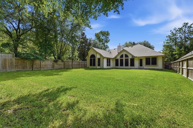 283 Fairwind Trail Drive, Conroe, TX 77385