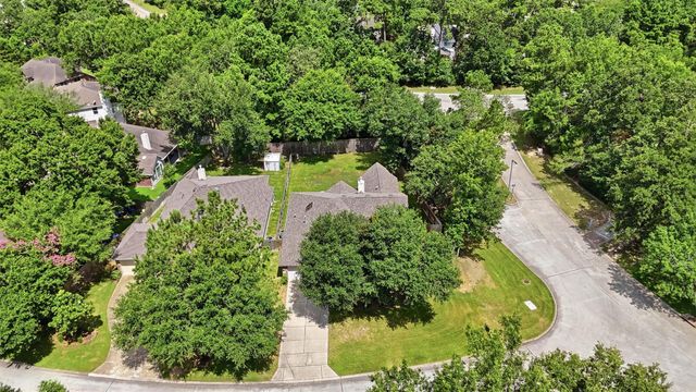 283 Fairwind Trail Drive, Conroe, TX 77385