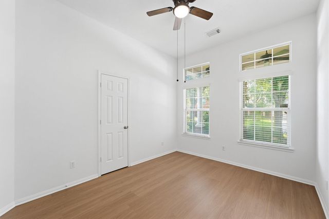 283 Fairwind Trail Drive, Conroe, TX 77385