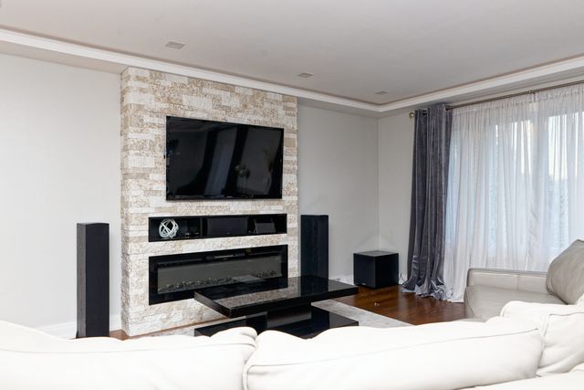 8053 W 88TH Street, Hickory Hills, IL 60457