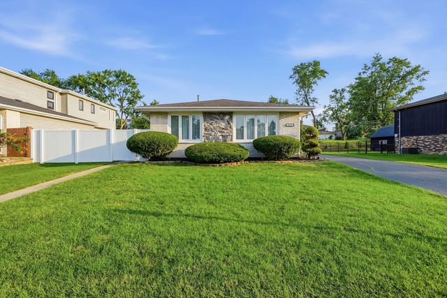 8053 W 88TH Street, Hickory Hills, IL 60457