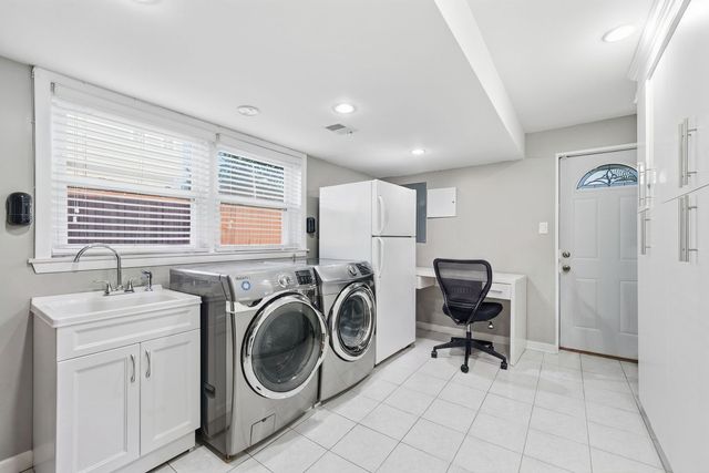 8053 W 88TH Street, Hickory Hills, IL 60457