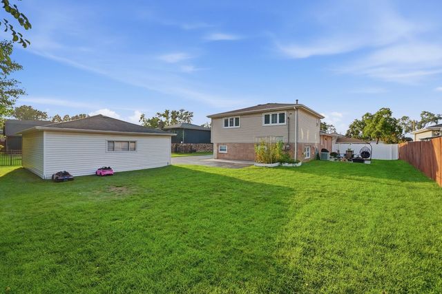 8053 W 88TH Street, Hickory Hills, IL 60457