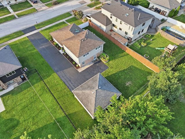 8053 W 88TH Street, Hickory Hills, IL 60457