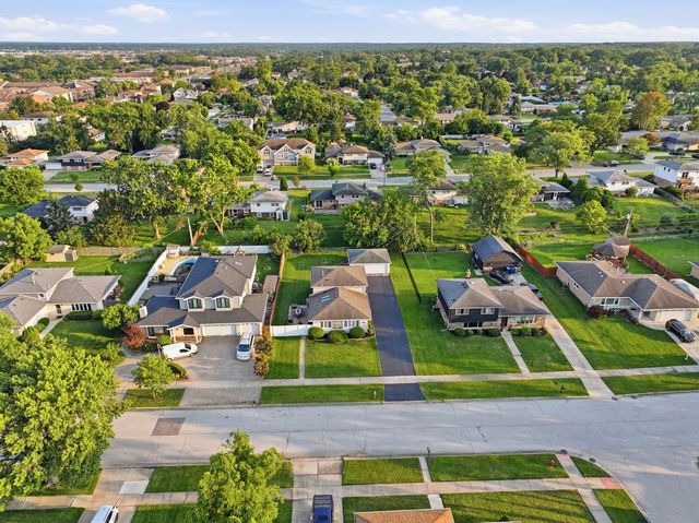 8053 W 88TH Street, Hickory Hills, IL 60457