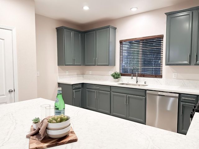 3526 Starflower St, Plumas Lake, CA 95961