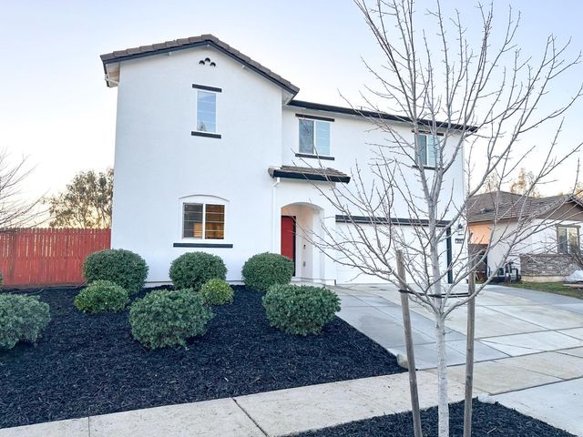 3526 Starflower St, Plumas Lake, CA 95961