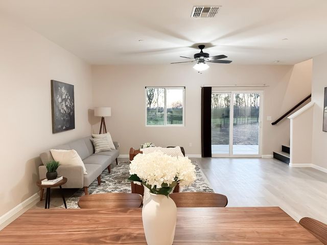 3526 Starflower St, Plumas Lake, CA 95961