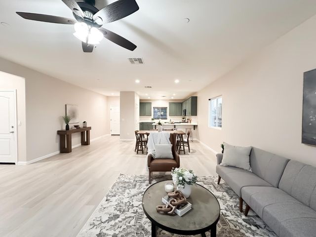 3526 Starflower St, Plumas Lake, CA 95961