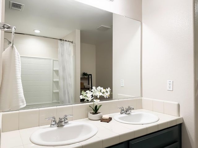 3526 Starflower St, Plumas Lake, CA 95961