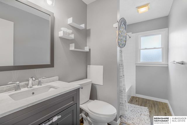 7310 Chandler Acres Drive, Bellevue, NE 68147