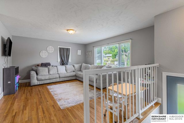 7310 Chandler Acres Drive, Bellevue, NE 68147