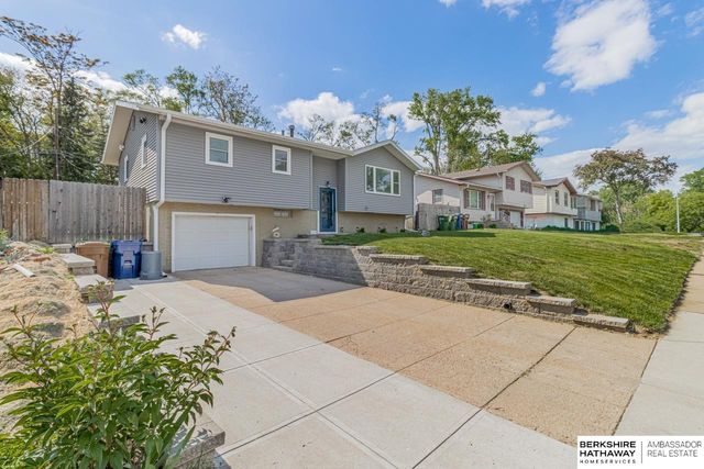 7310 Chandler Acres Drive, Bellevue, NE 68147