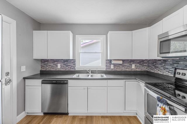 7310 Chandler Acres Drive, Bellevue, NE 68147