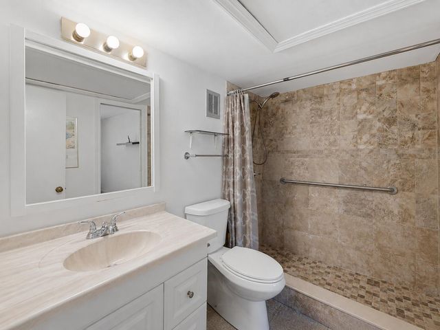 67 NE 20th Court 6h, Wilton Manors, FL 33305