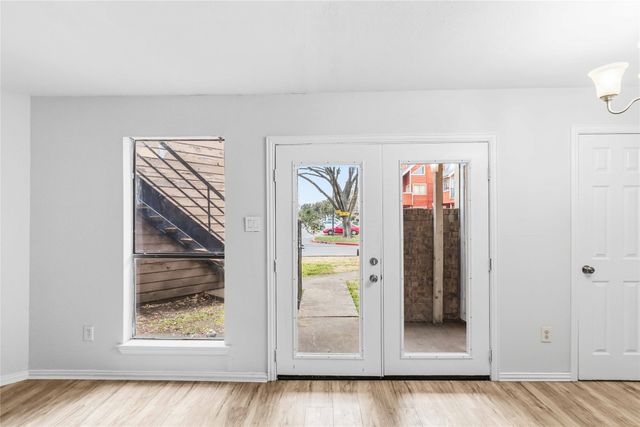 9809 Walnut Street E-107, Dallas, TX 75243