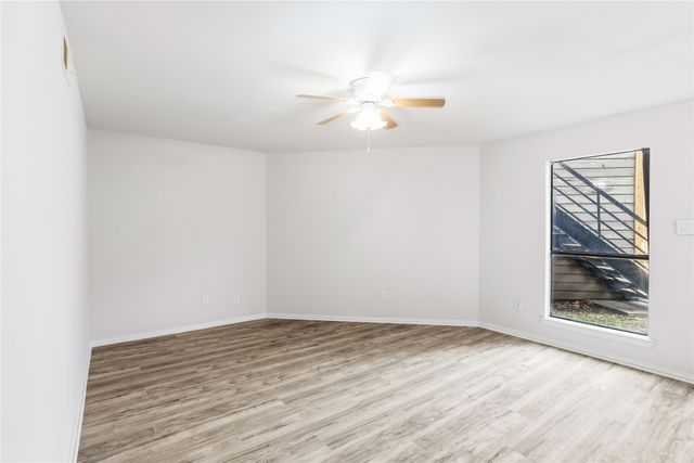 9809 Walnut Street E-107, Dallas, TX 75243