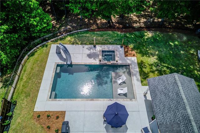 6580 Red Hawk Way, Hoschton, GA 30548