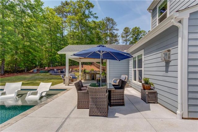 6580 Red Hawk Way, Hoschton, GA 30548