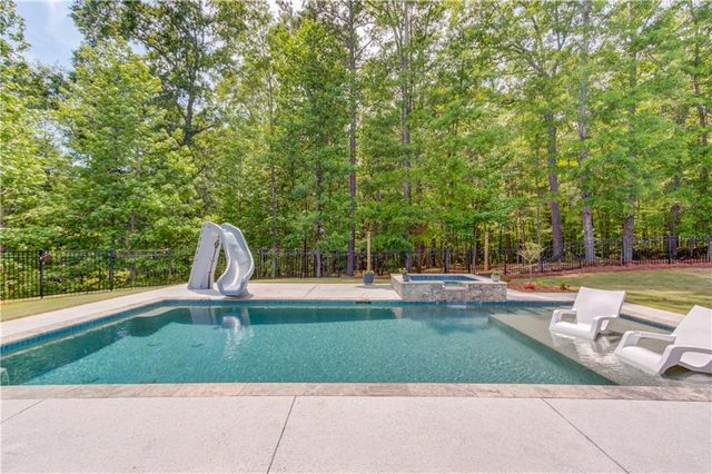 6580 Red Hawk Way, Hoschton, GA 30548