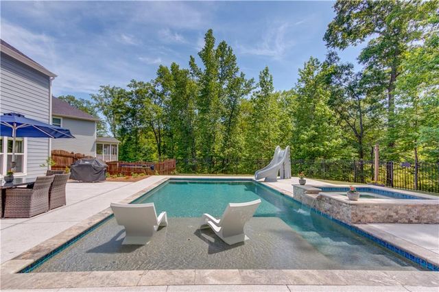 6580 Red Hawk Way, Hoschton, GA 30548