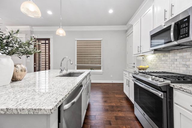 5609 Petty Street B, Houston, TX 77007