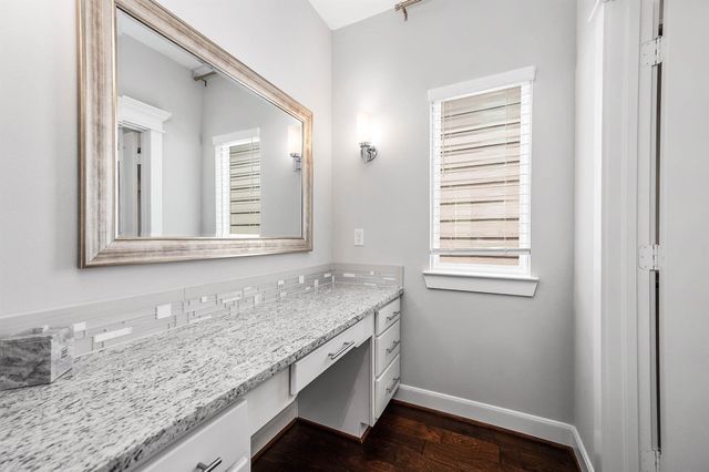 5609 Petty Street B, Houston, TX 77007
