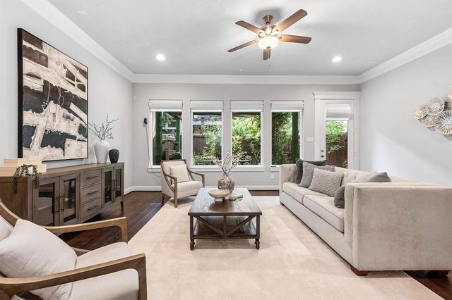 5609 Petty Street B, Houston, TX 77007