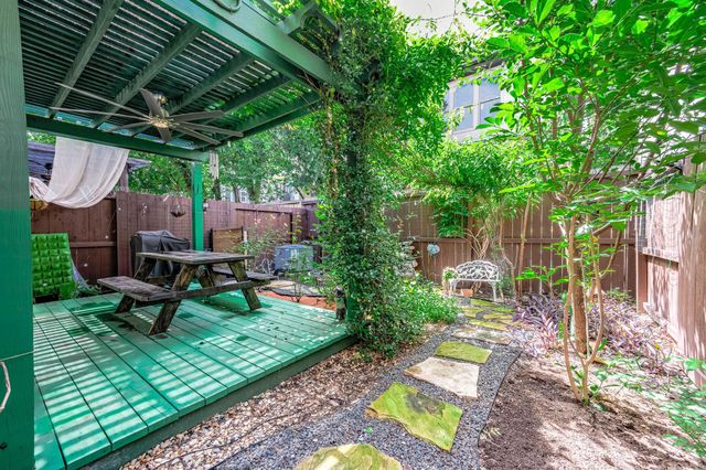 5609 Petty Street B, Houston, TX 77007
