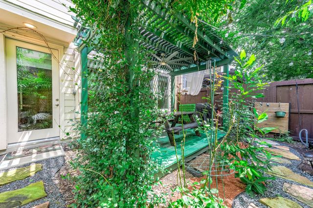 5609 Petty Street B, Houston, TX 77007