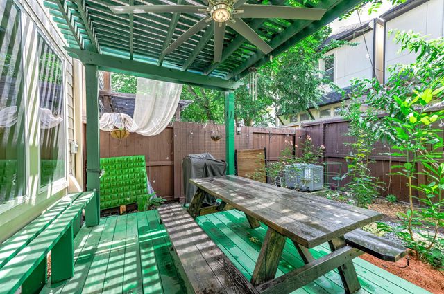 5609 Petty Street B, Houston, TX 77007