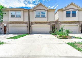 5609 Petty Street B, Houston, TX 77007
