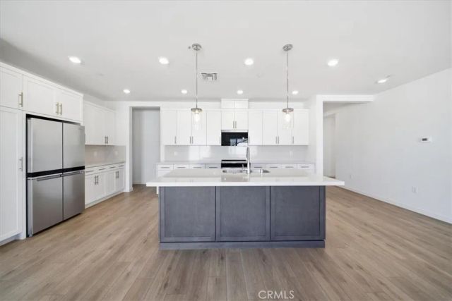 3229 E Avenue J-4, Lancaster, CA 93535
