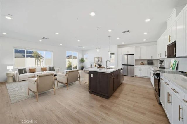 3229 E Avenue J-4, Lancaster, CA 93535