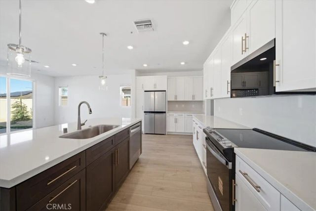 3229 E Avenue J-4, Lancaster, CA 93535