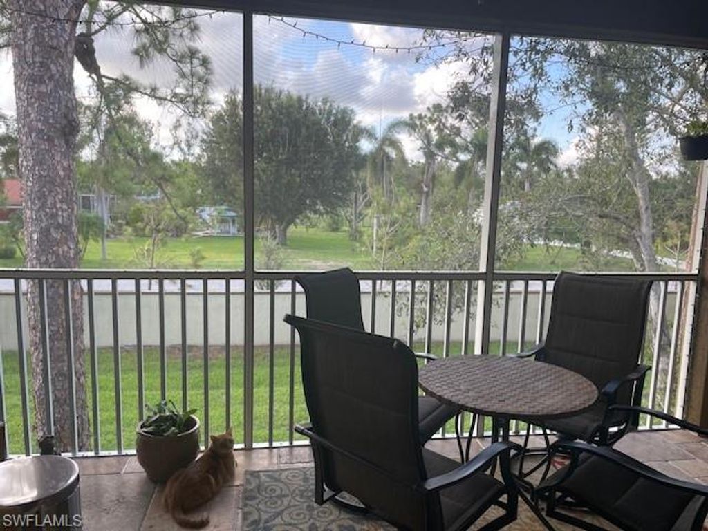 Image 18 of property listing at 1137 Winding Pines CIR 203, Cape Coral, FL 33909