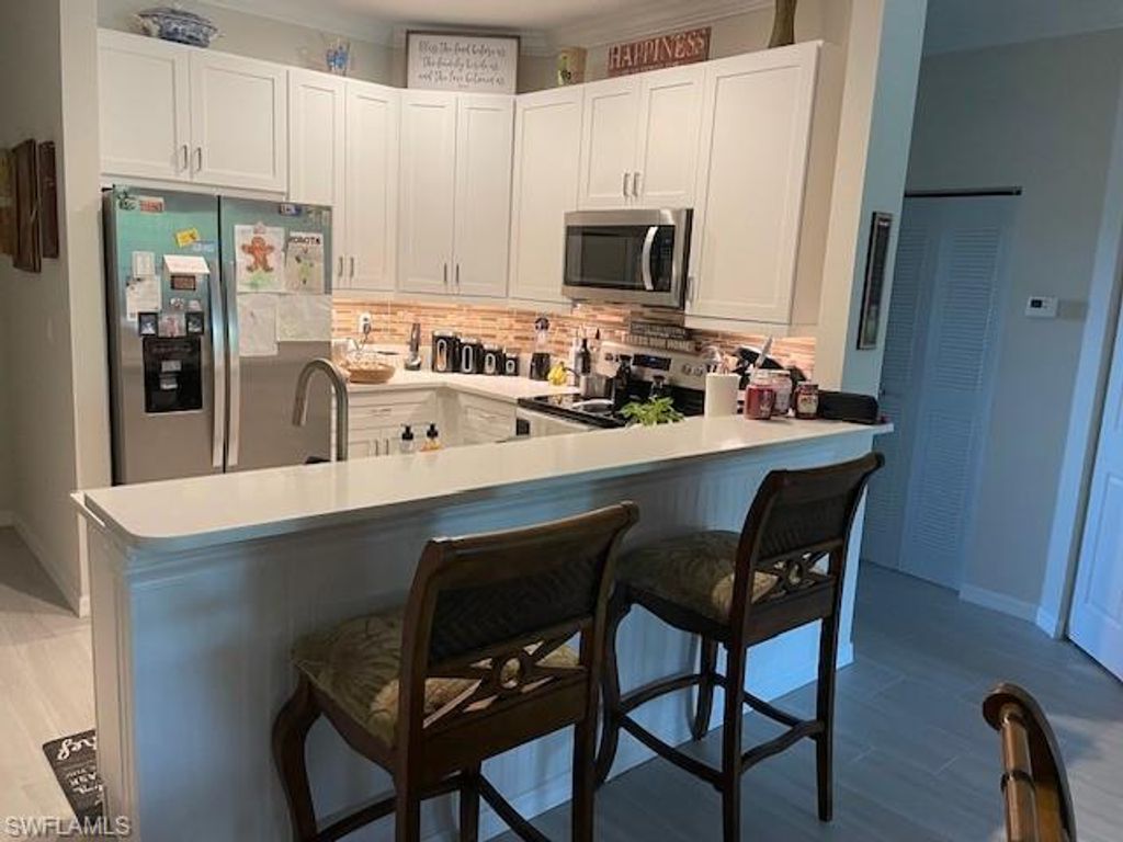 Image 7 of property listing at 1137 Winding Pines CIR 203, Cape Coral, FL 33909