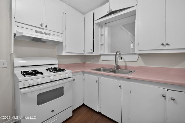 428 Northside Circle, Jackson, MS 39206