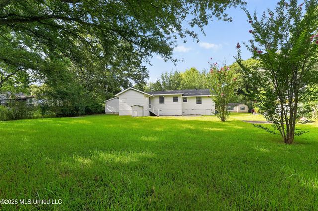 428 Northside Circle, Jackson, MS 39206