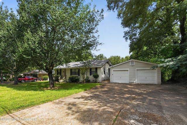 428 Northside Circle, Jackson, MS 39206