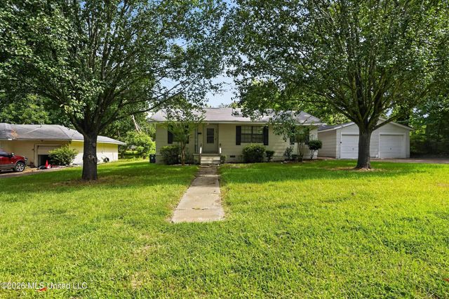 428 Northside Circle, Jackson, MS 39206