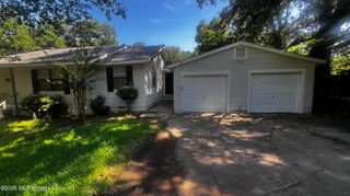 428 Northside Circle, Jackson, MS 39206