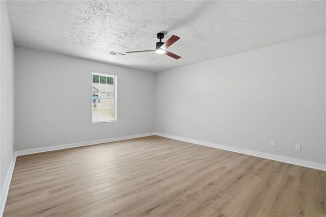 9127 Clubhouse Drive, Riverdale, GA 30274