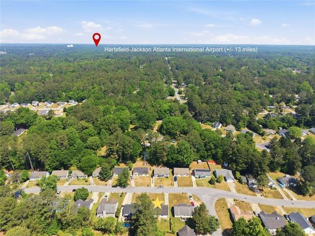 9127 Clubhouse Drive, Riverdale, GA 30274