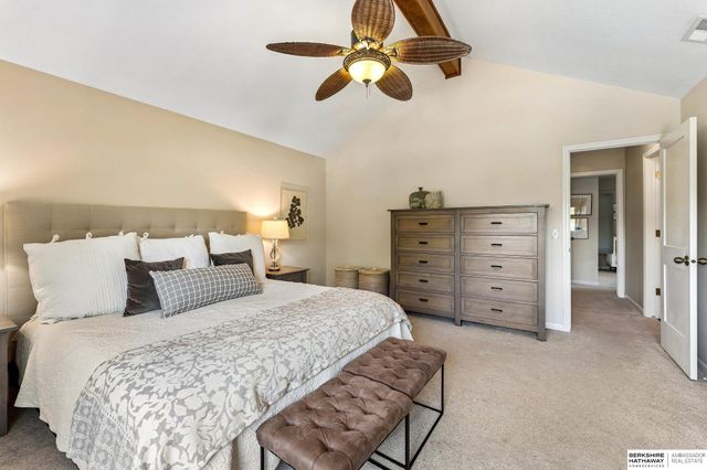 507 S 158th Street, Omaha, NE 68118