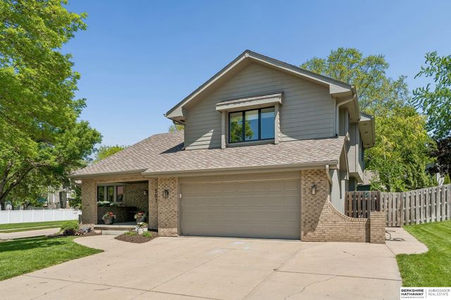 507 S 158th Street, Omaha, NE 68118