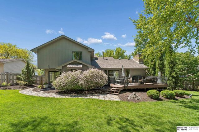 507 S 158th Street, Omaha, NE 68118