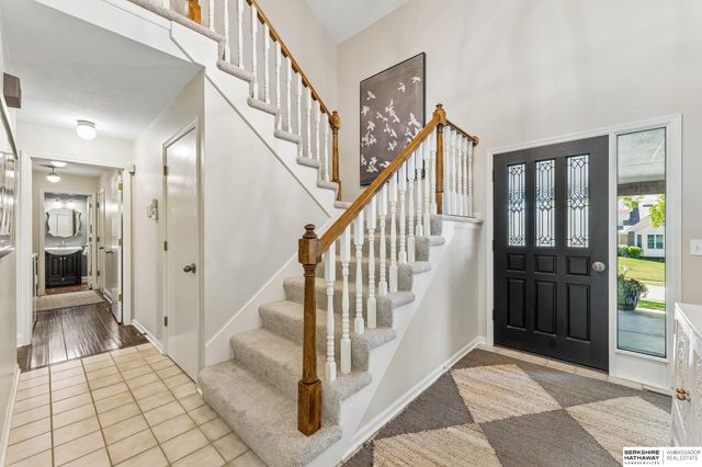 507 S 158th Street, Omaha, NE 68118